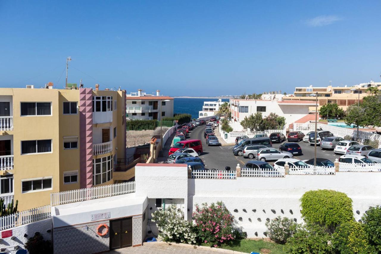 Apartament With Sea View And Pool
