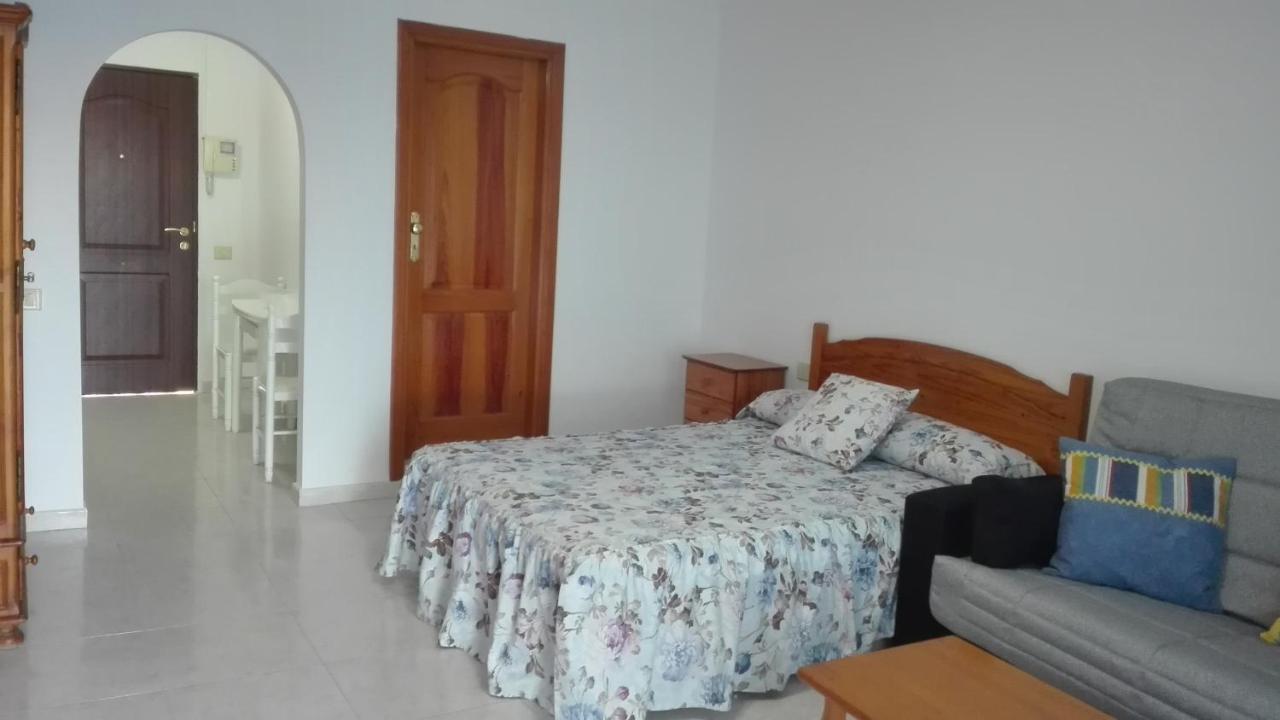 Apartament With Sea View And Pool